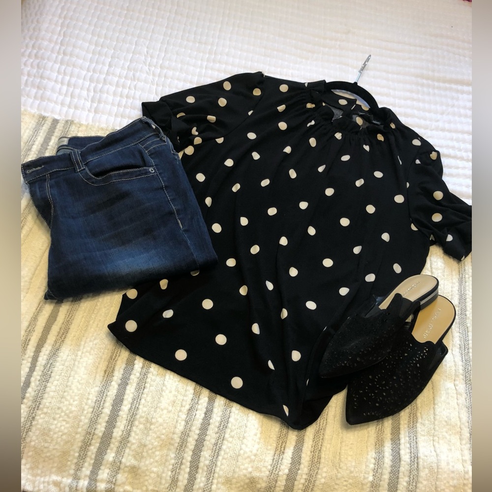 Size Large Polka Dot top